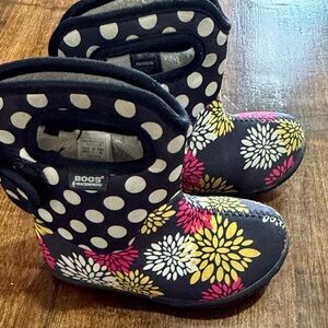 Bogs Kids Floral and Dot Boots - Black, White, Yellow, Pink